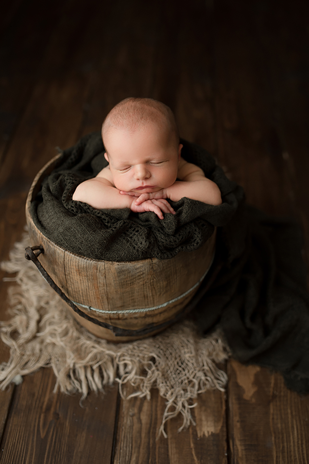 Fotografa per servizi Famiglia, maternità e neonati a Verona e Trento.Sessione maternity e newborn con Luca, Paola e il piccolo Julian. Hunny Pixel fotografa professionista newborn, neonati, maternità e ritratti di famiglia a Verona e Trento.