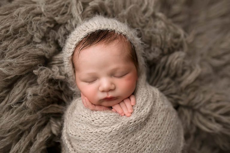 Fotografa per servizi Newborn a Verona e Trento. Neonato: Ludovico. Hunny Pixel fotografa professionista newborn, neonati, maternità e ritratti di famiglia a Verona e Trento.