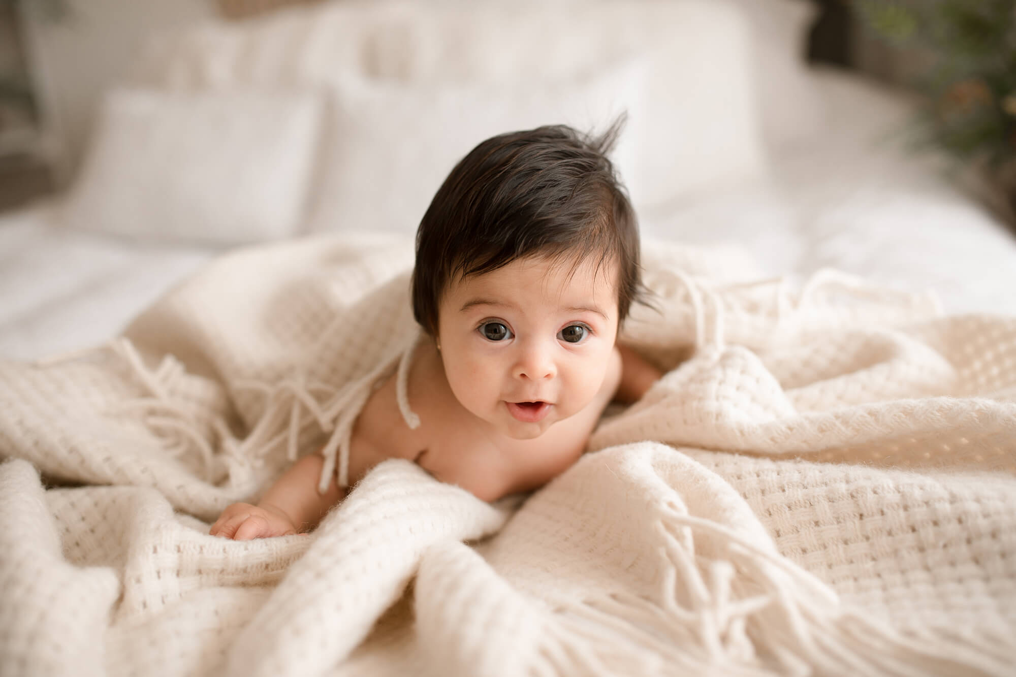 Fotografo neonati e bebè a Verona Trento. Servizio fotografico neonati e bebè. Hunny Pixel fotografia di neonati, bebè, gravidanza e ritratti di famiglia.