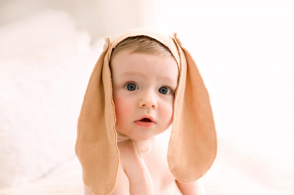 Fotografo neonati e bebè a Verona Trento. Servizio fotografico neonati e bebè. Hunny Pixel fotografia di neonati, bebè, gravidanza e ritratti di famiglia.