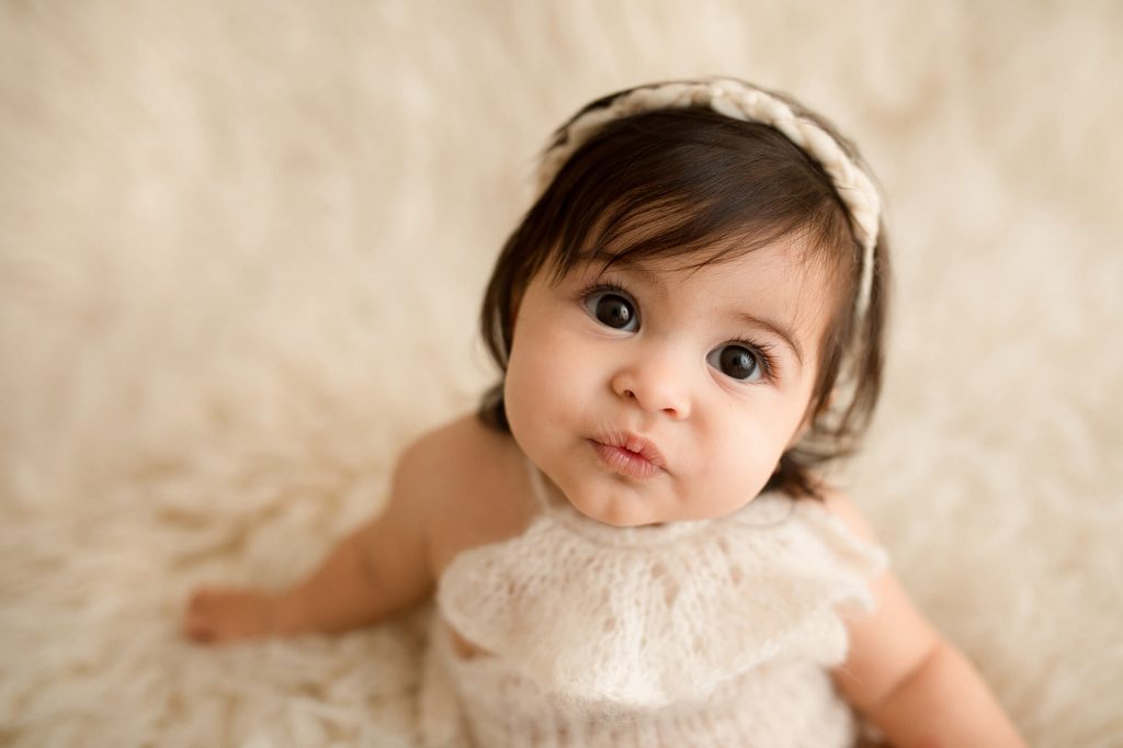 Fotografo neonati e bebè a Verona Trento. Servizio fotografico neonati e bebè. Hunny Pixel fotografia di neonati, bebè, gravidanza e ritratti di famiglia.