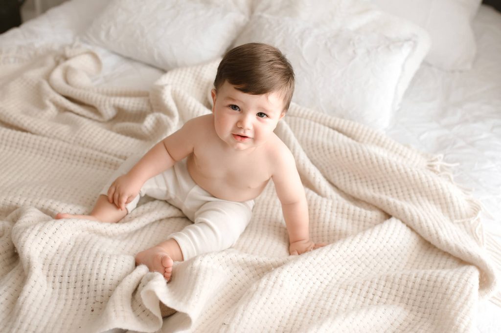 Fotografo neonati e bebè a Verona Trento. Servizio fotografico neonati e bebè. Hunny Pixel fotografia di neonati, bebè, gravidanza e ritratti di famiglia.