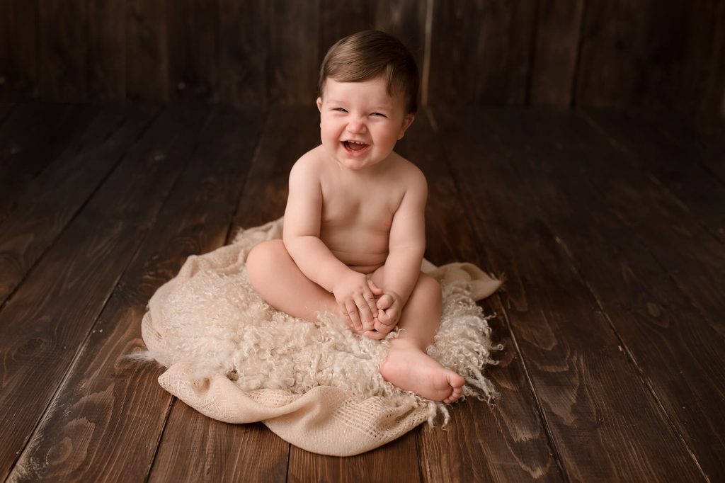 Fotografo neonati e bebè a Verona Trento. Servizio fotografico neonati e bebè. Hunny Pixel fotografia di neonati, bebè, gravidanza e ritratti di famiglia.