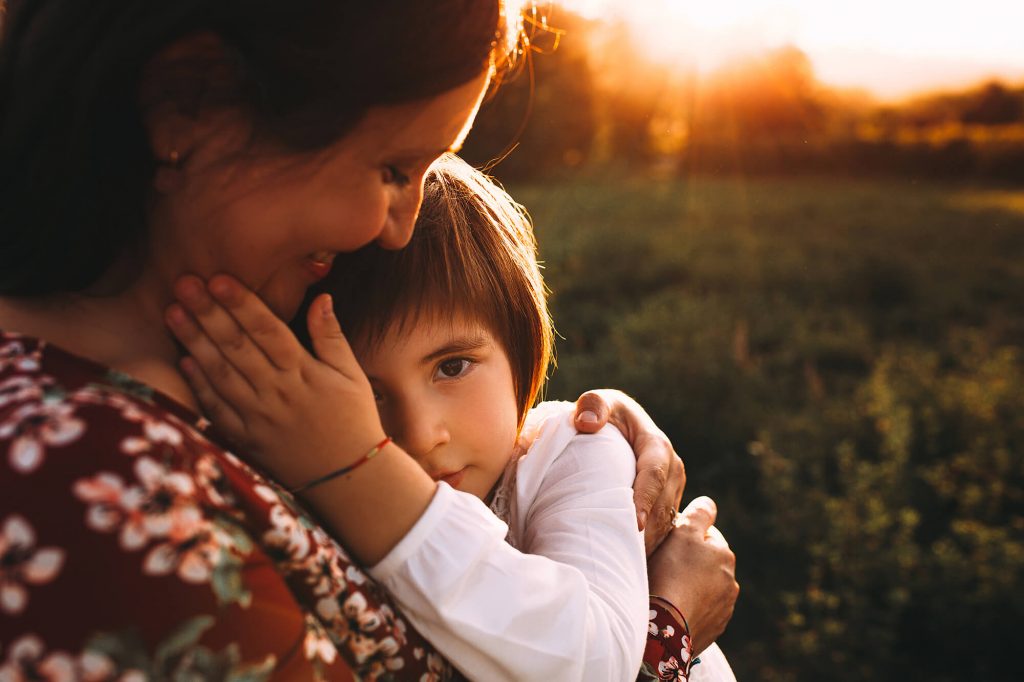 Servizi fotografici per famiglia a Verona Trento. Hunny Pixel ritratti di famiglia, fotografia di gravidanza, newborn.