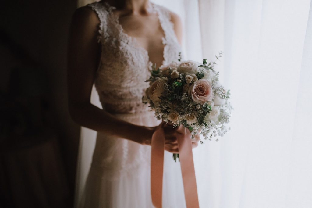 Foto di sposa con bouquet - Fotografo matrimonio Verona